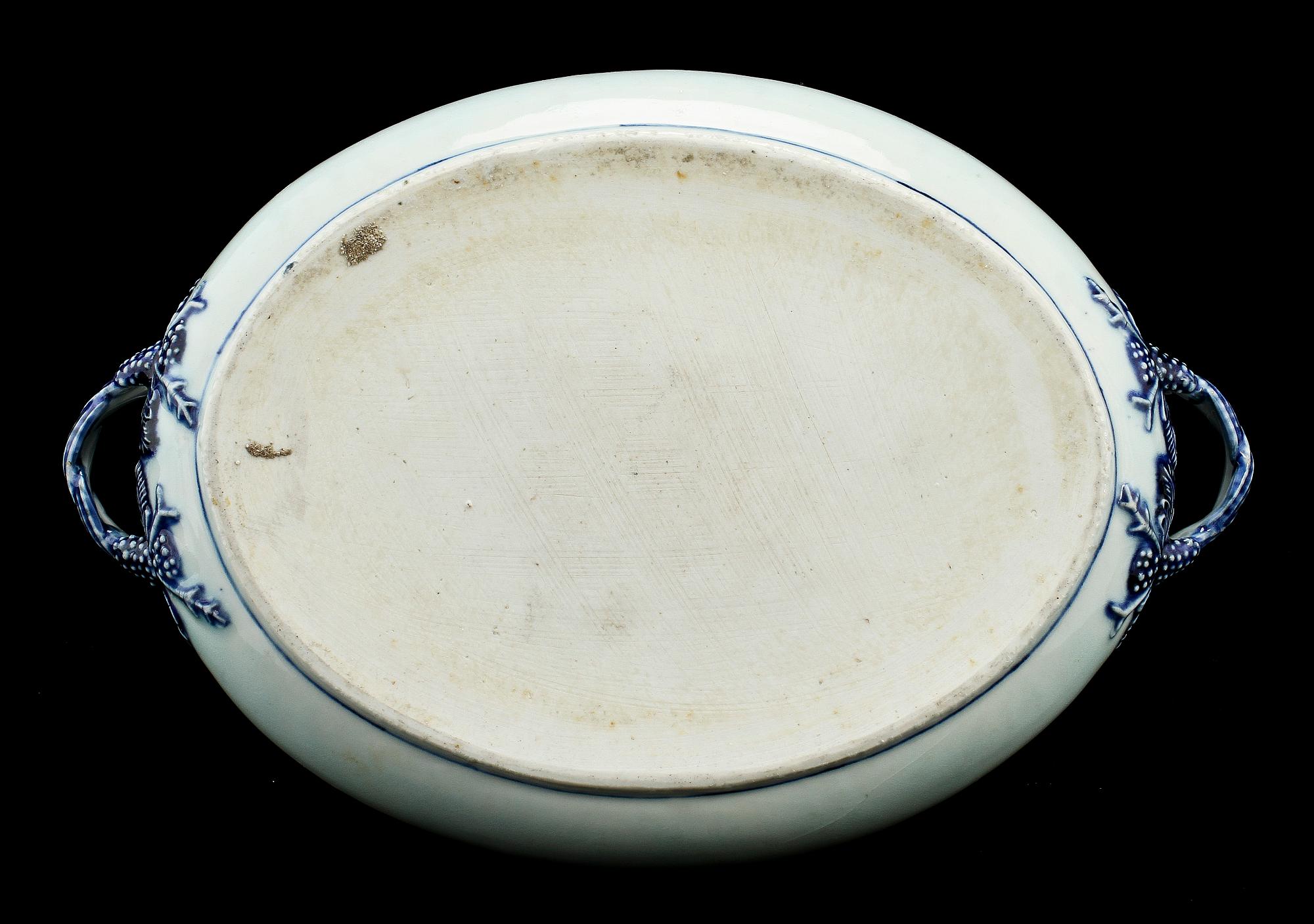 LOCKKAROTT, porslin, Kina, sekelskiftet 1700/1800-tal.