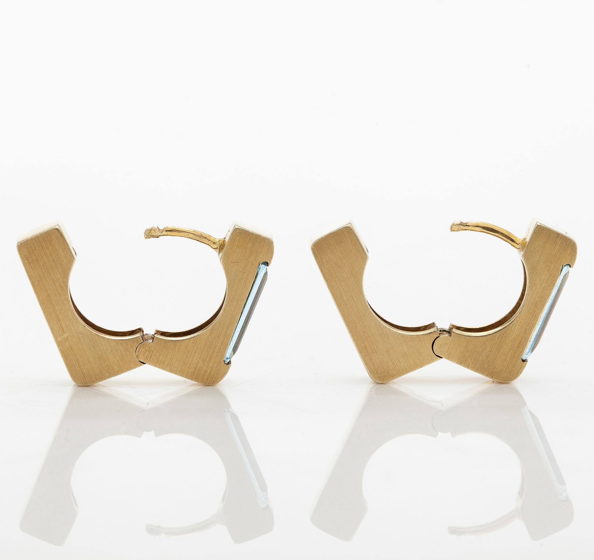 Earrings, 14K gold with topazes.