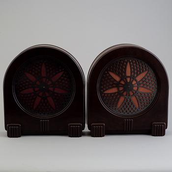 a radio with two speakers from Philips, 1930's.