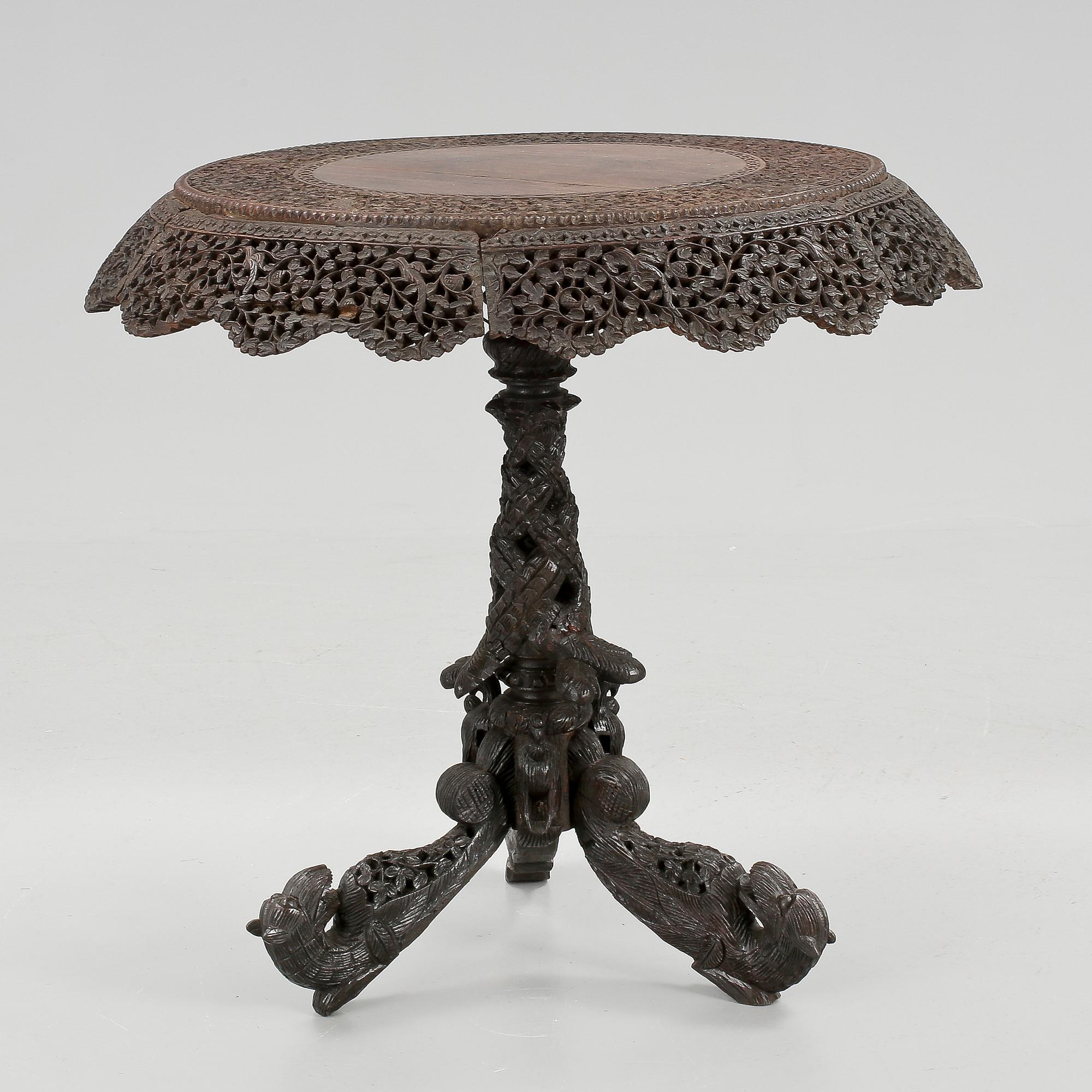 BORD, orientaliskt, 1800-tal.