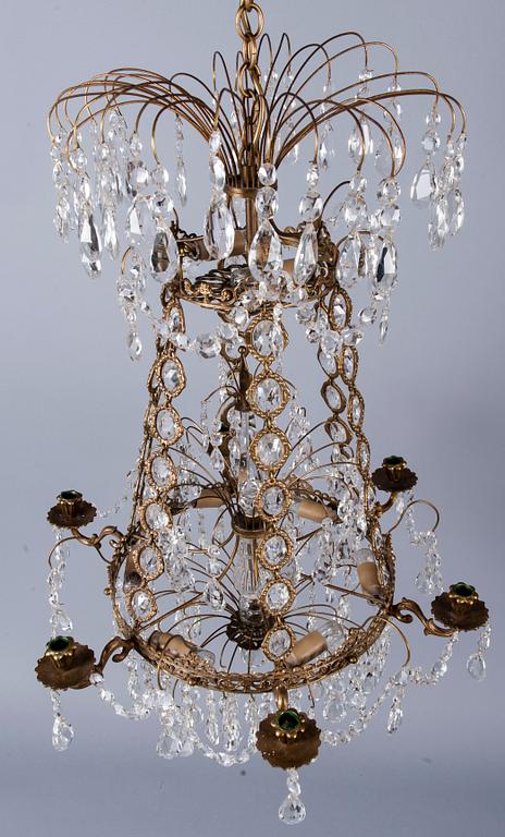 TAKKRONA, gustaviansk stil, 1900-talets mitt. Höjd 80 cm.