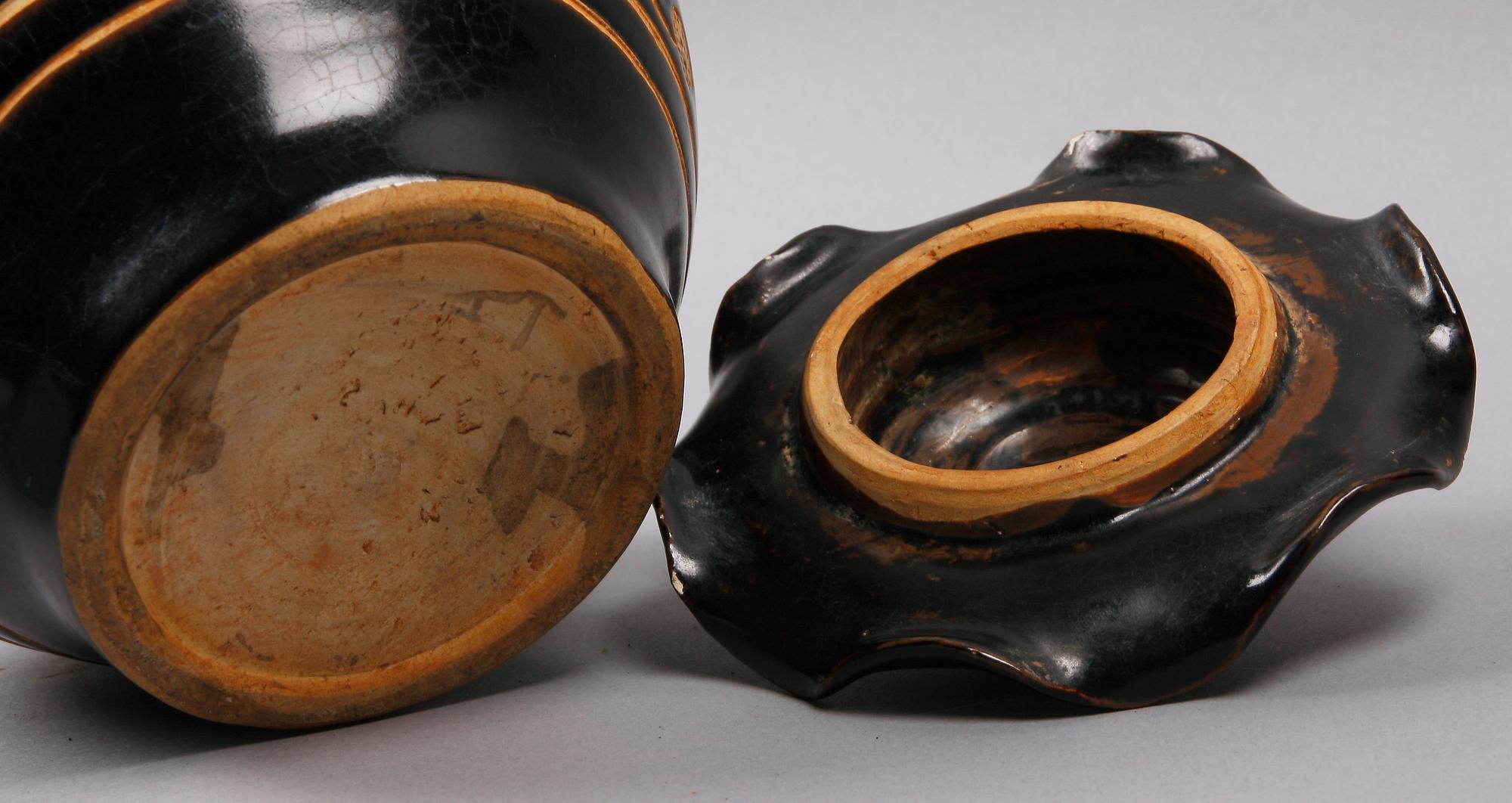 BOJAN MED LOCK samt SKÅL, keramik, Kina.