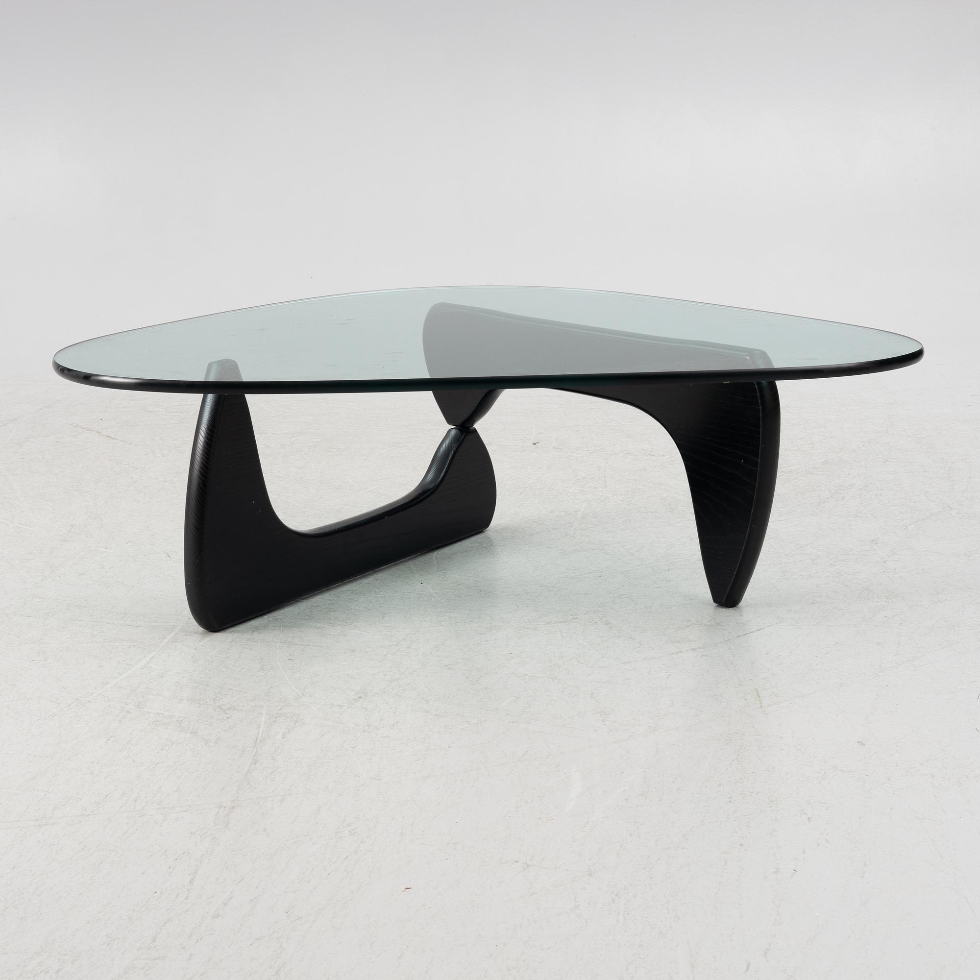 Isamu Noguchi, a 'Noguchi' coffee table, Vitra.