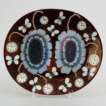 Birger Kaipiainen, a ceramic dish, 'Duetto', Arabia Art, Finland 1983.