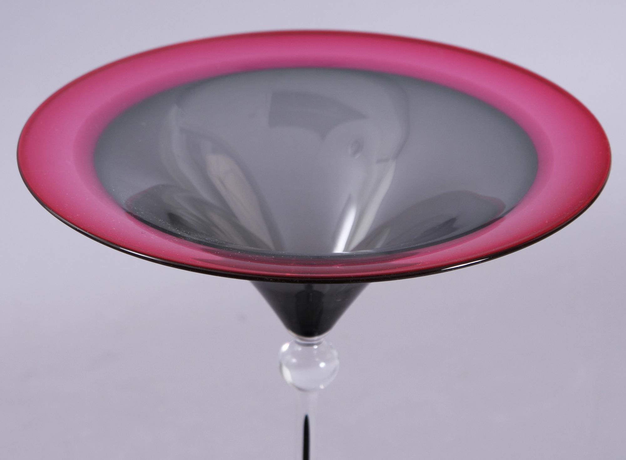 SKÅL PÅ FOT, glas, Wilke Adolfsson, sign och dat -89.