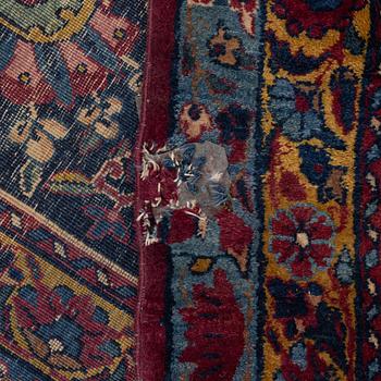 A semi-antique Yazd carpet, ca 450 x 300 cm.