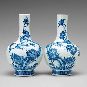 846. A pair of blue and white Chinese vases, Republic period.