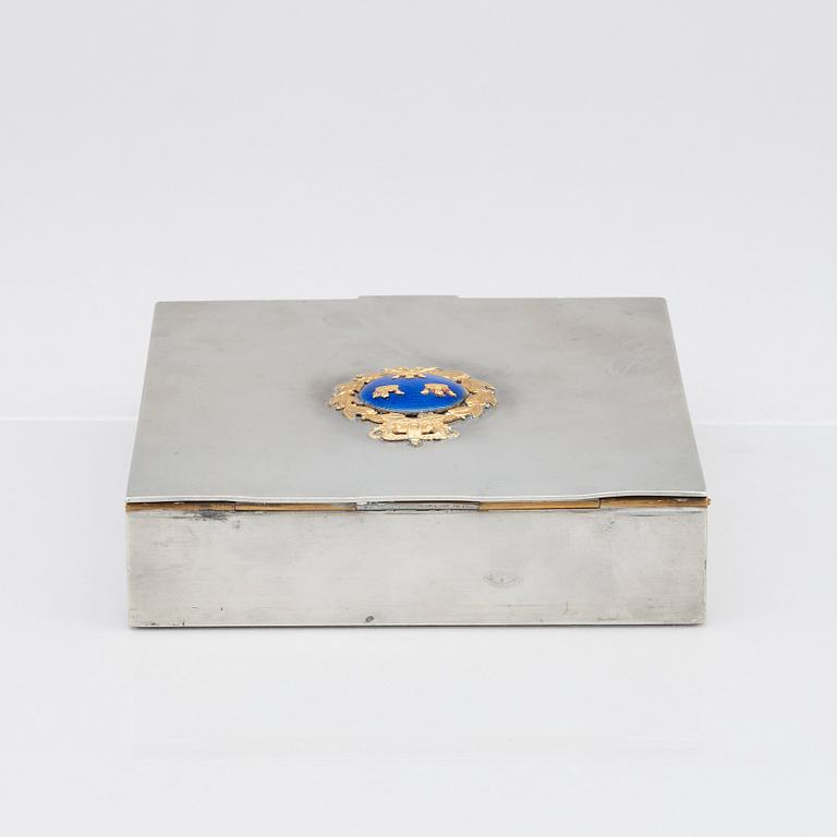 Firma Svenskt Tenn, a pewter box, Stockholm 1933.