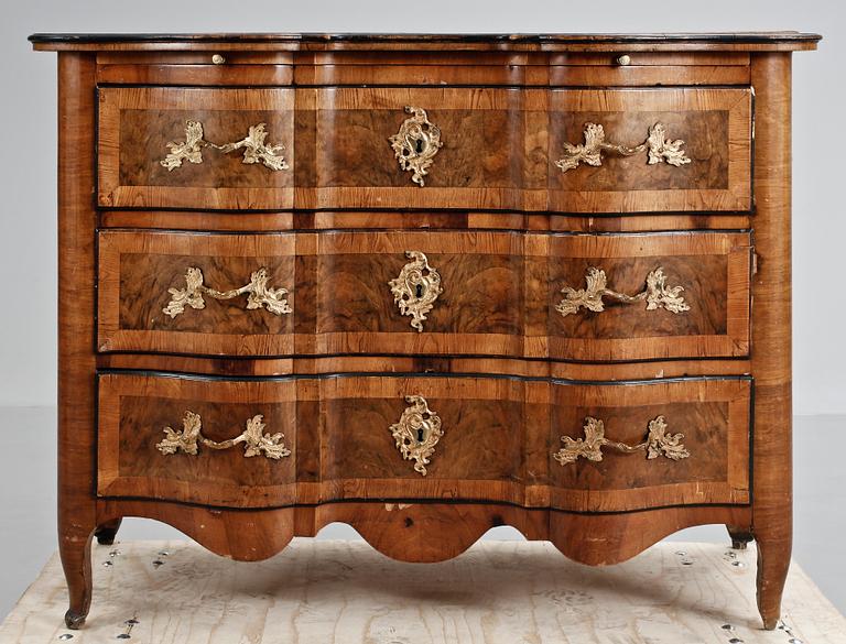 BYRÅ, senbarock, 1700-talets mitt.