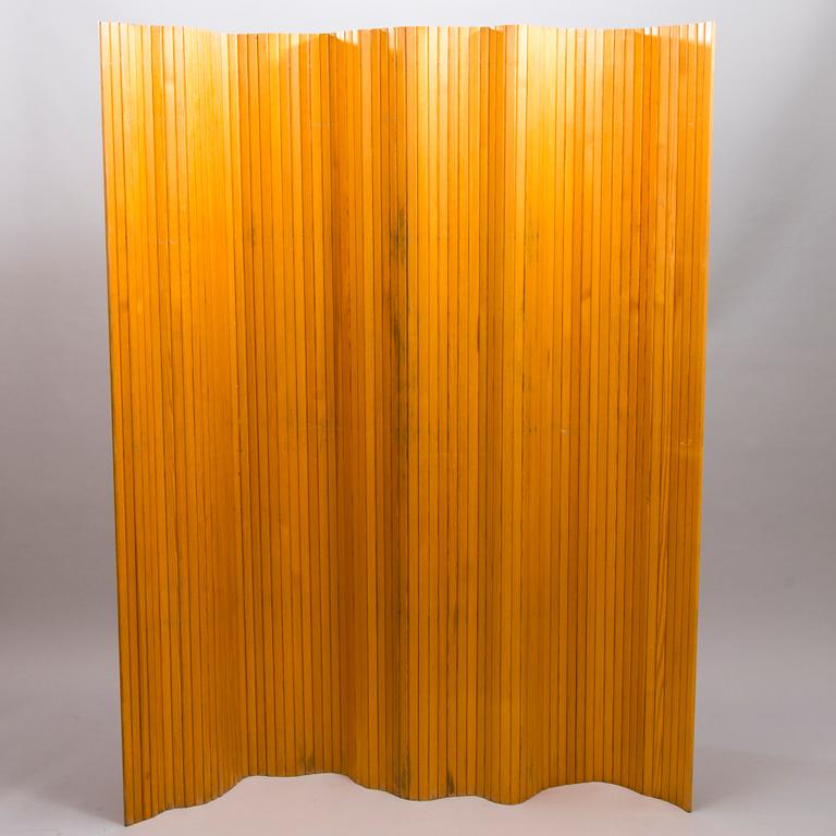 ALVAR AALTO, SKÄRM, Artek, 1900-talets mitt. Ca 180x170 cm.