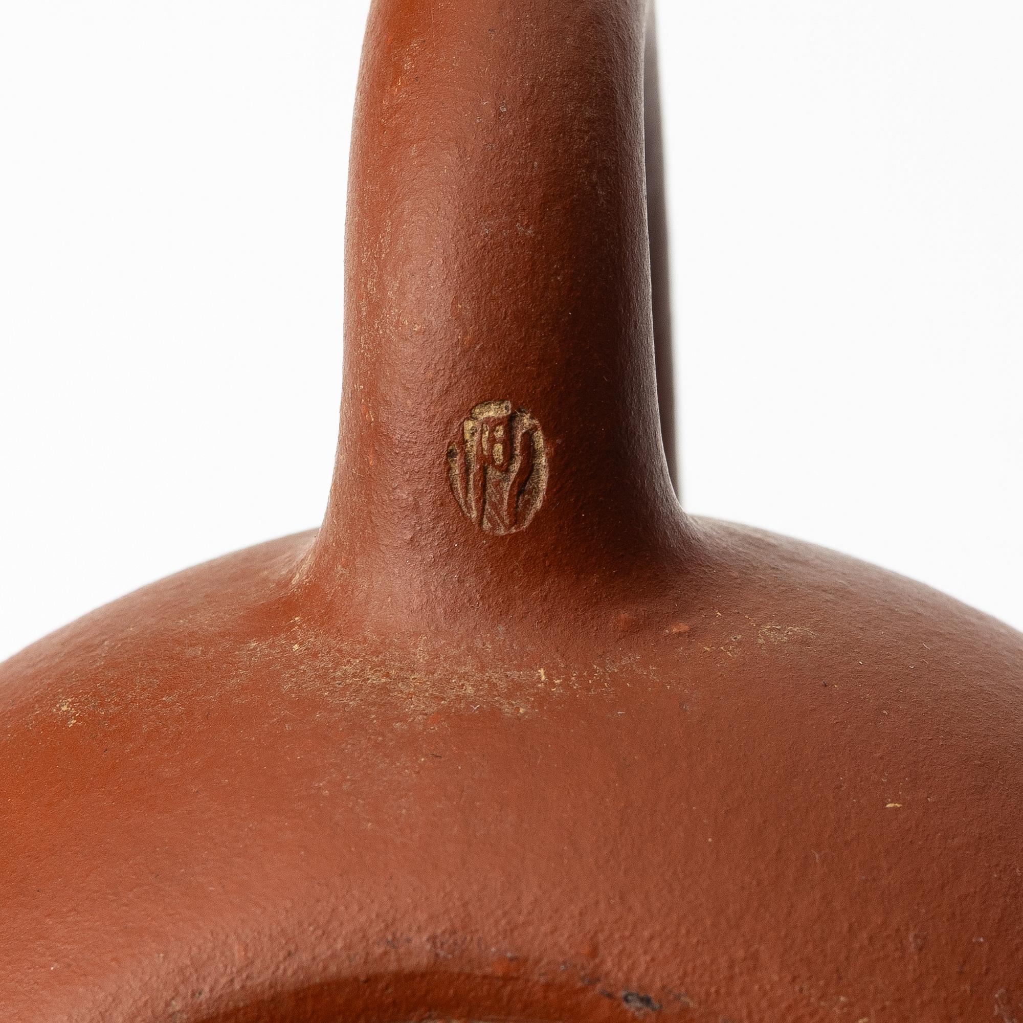 He Daohong, A red yixing teapot, 1960/70s.