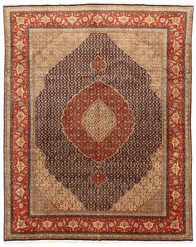 A so called 'Mahi' Tabriz, ca 370 x 293 cm.