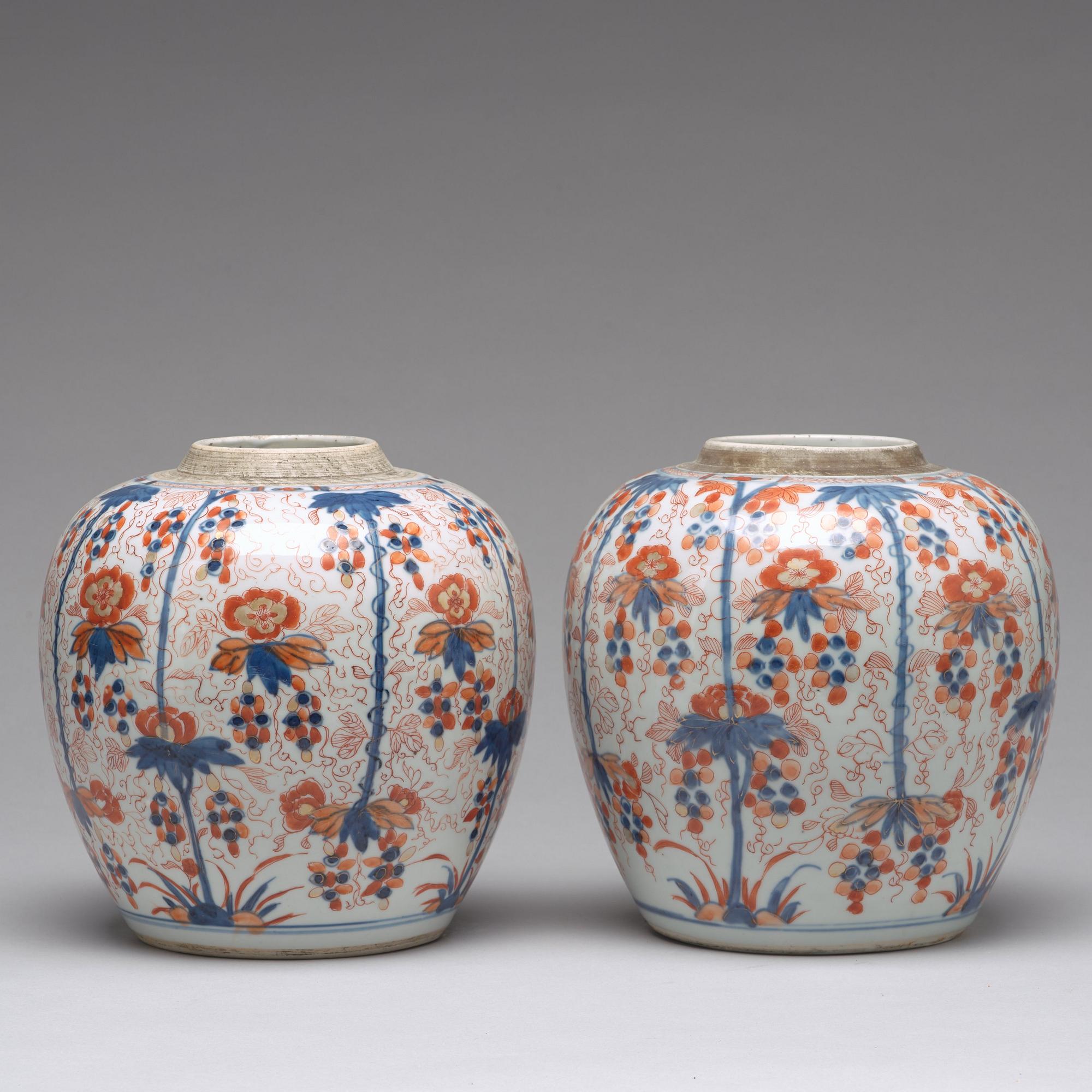 BOJANER, ett par, porslin. Qingdynastin, 1700-tal.