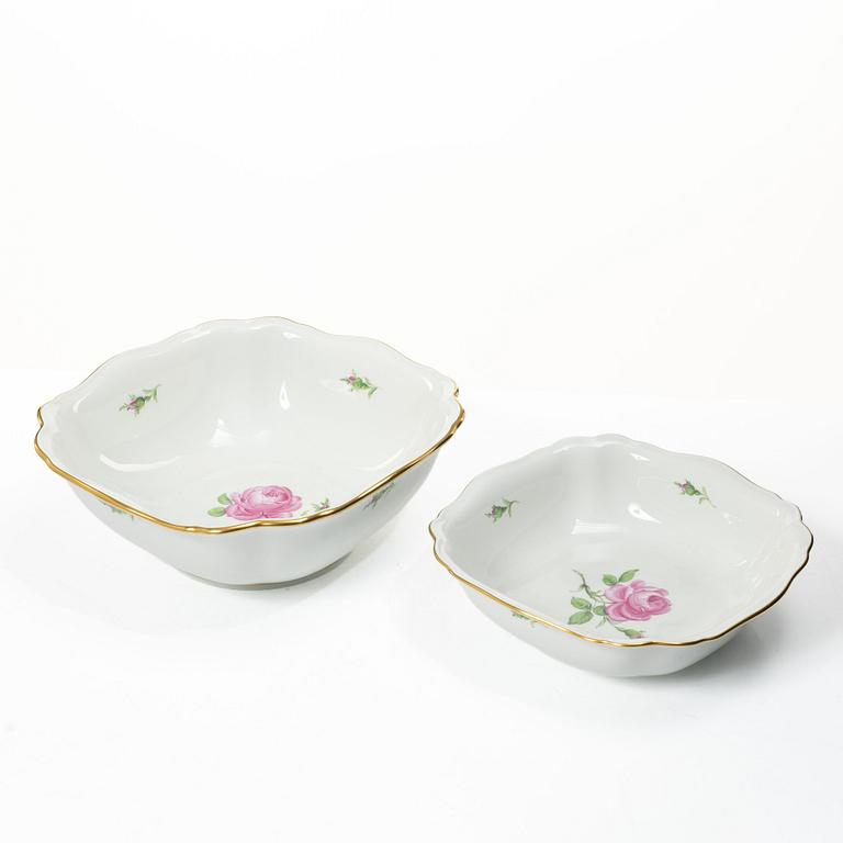 Meissen, A 55 piece "Meissen Rose" (Rote rose/Meissener rose) porcelain dinner service, 20th century.