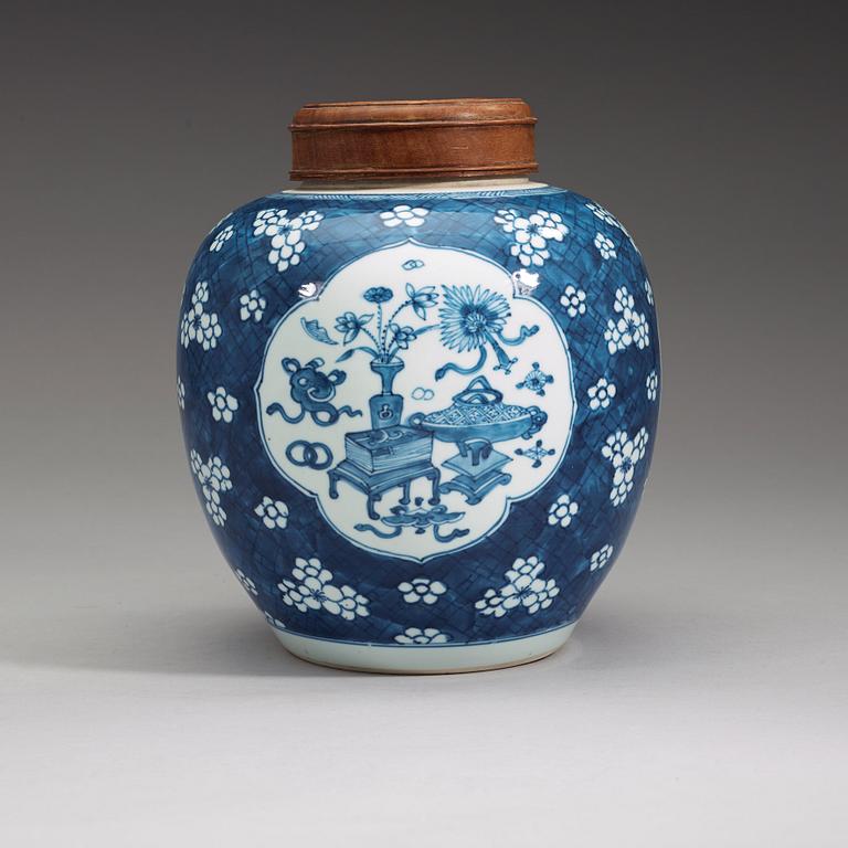 A blue and white jar, Qing dynasty, 18th Century.