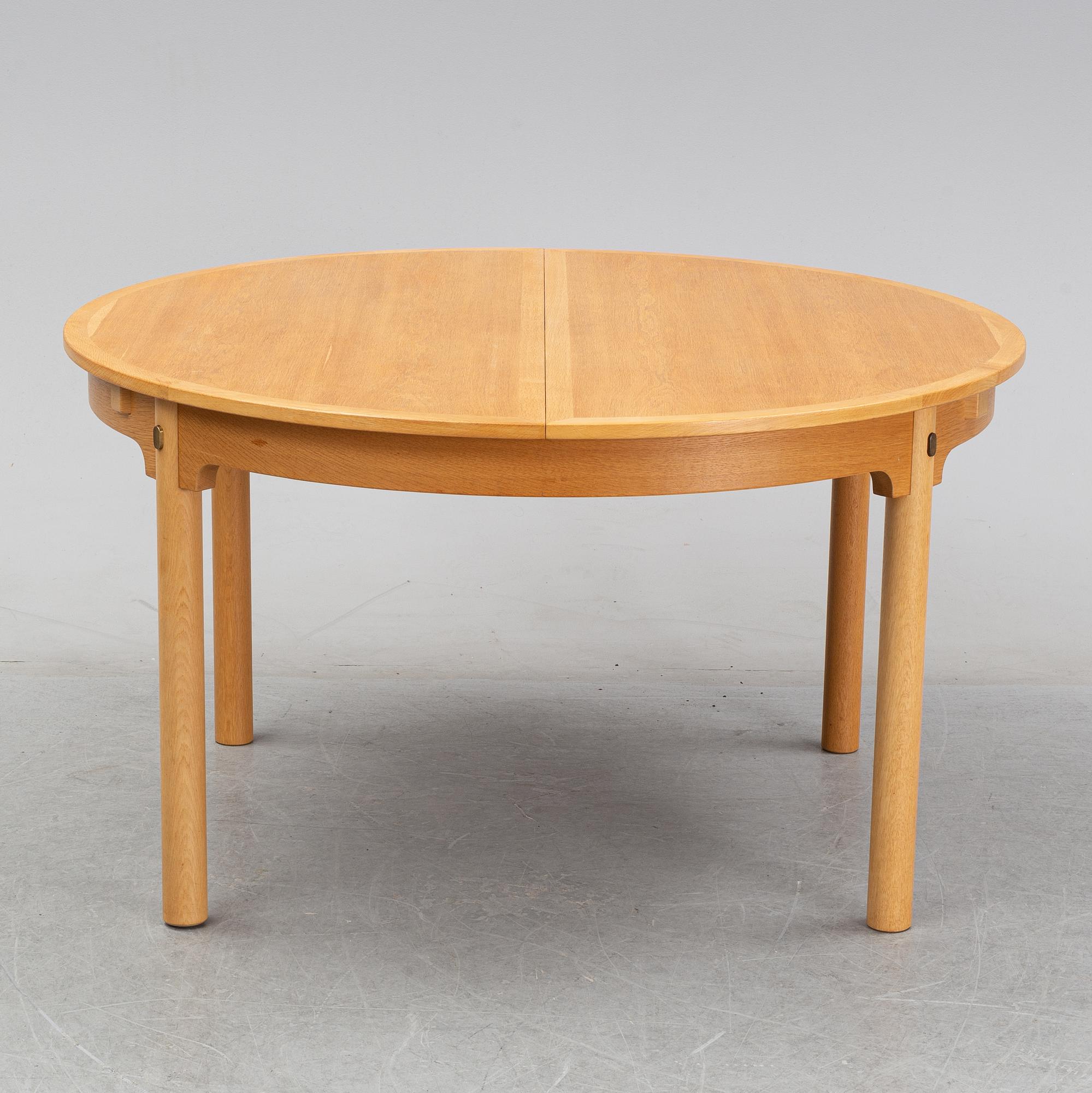 Børge Mogensen, a round 'Öresund' oak dining table.