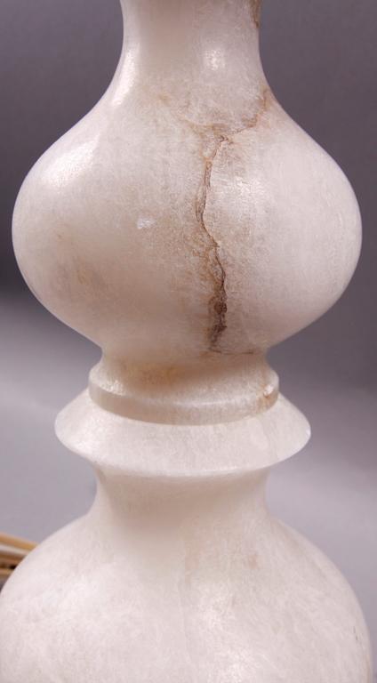 BORDSARMATUR, alabaster.