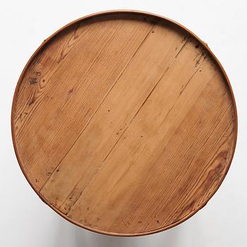 VON ESSENS HAUPTBORD, av Georg Haupt (mästare i Stockholm 1770-1784), ej signerat, gustavianskt.