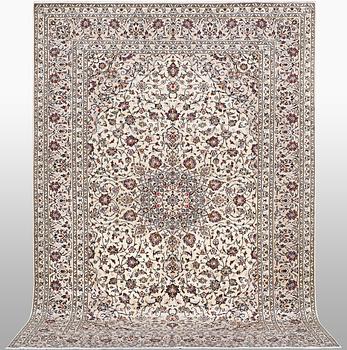 A carpet, Kashan, ca 312 x 200 cm.