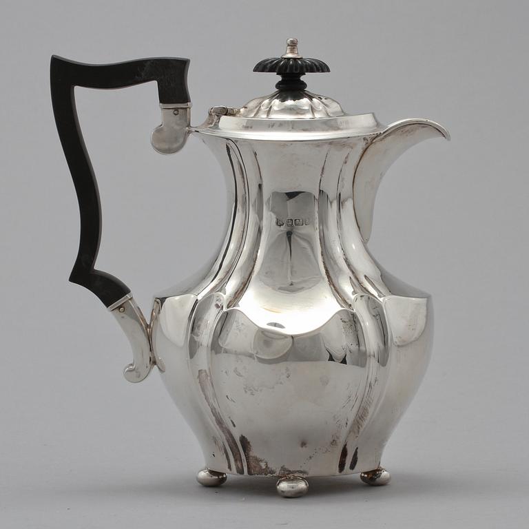 KAFFEKANNA, silver, CB&S, Sheffield, England, 1901. Vikt 405 g.