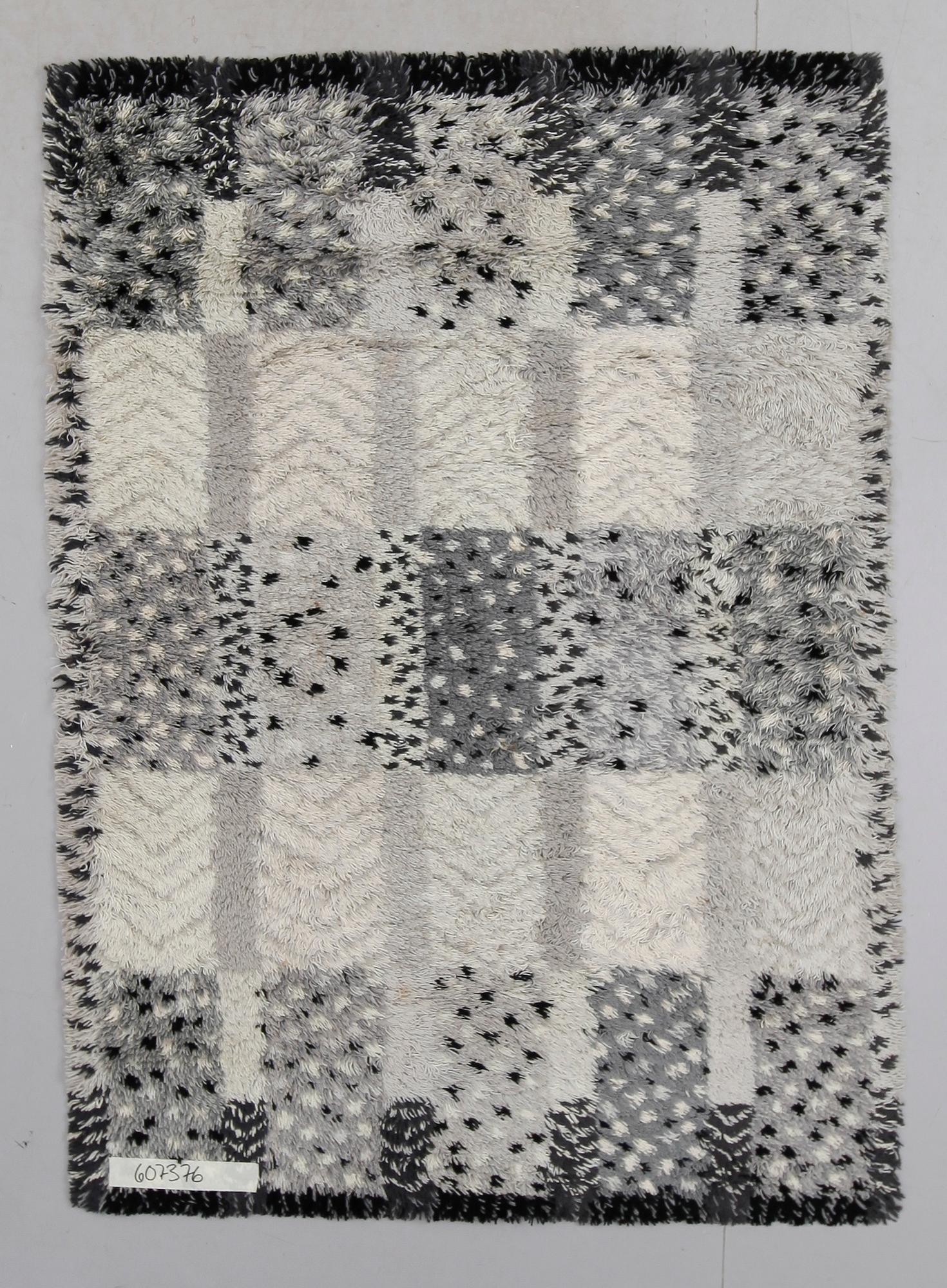 MATTA, rya, Marianne Richter för Östergyllen. Ca 195 x 140 cm.