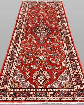 A Hamadan runner, approx. 285 x 102 cm.