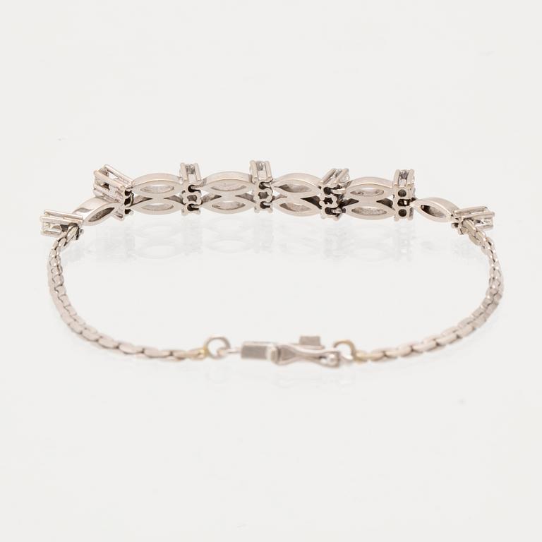 Armband 18K vitguld med runda briljantslipade diamanter.