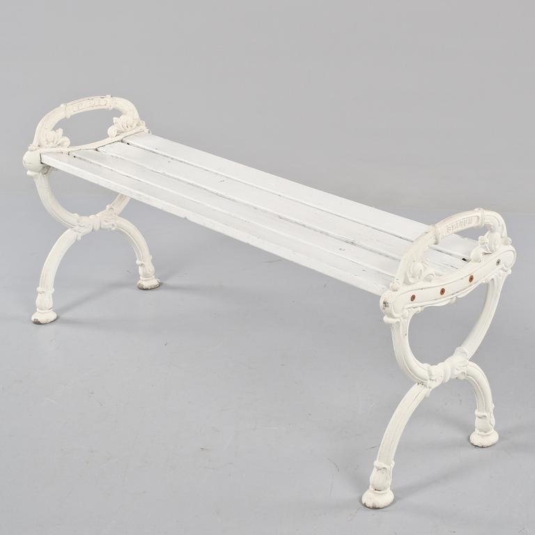 TRÄDGÅRDSBÄNK, Byarum, 1900-talets andra hälft.