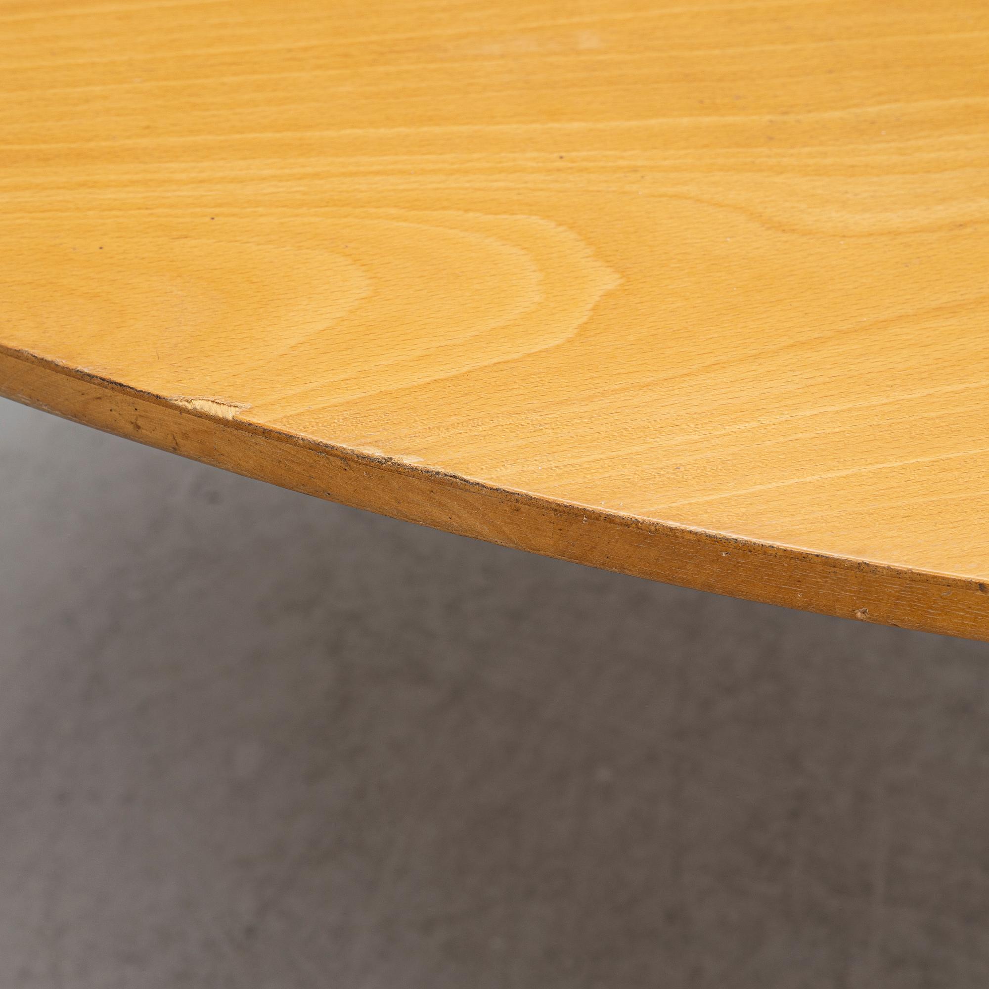 Bruno Mathsson, a dining table, presumably Bruno Mathsson International, Värnamo, Sweden, end of the 20th century.