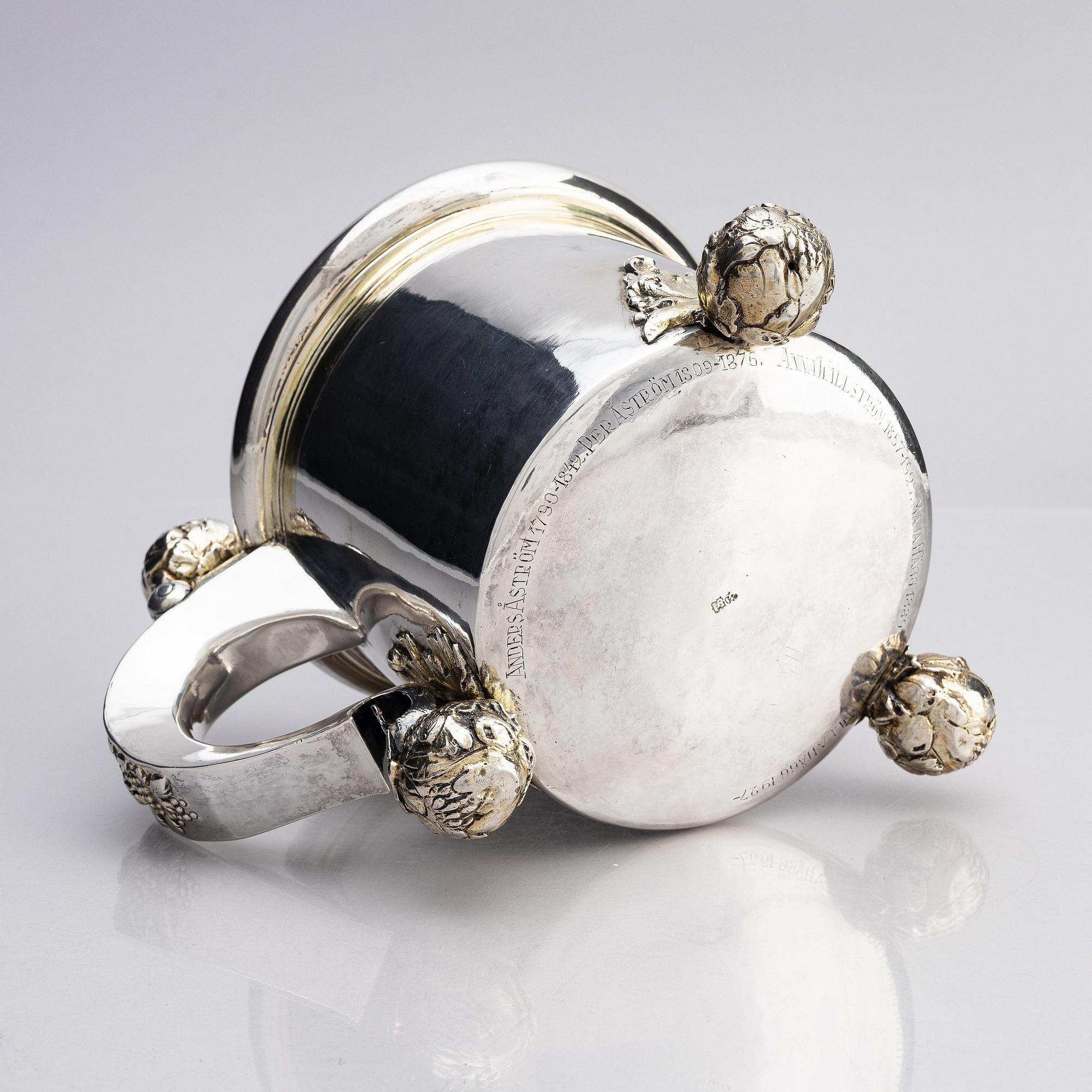 A Swedish 17th century parcel-gilt silver tankard, mark of Erik Månsson Schmidt, Stockholm (active 1675-1686).