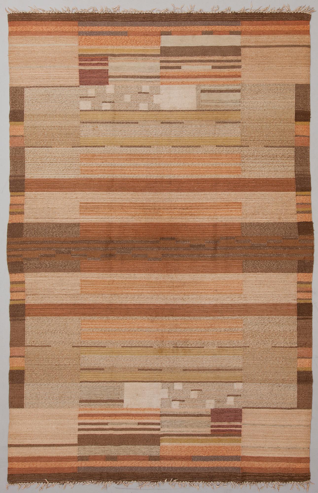 Laila Karttunen, LAILA KARTTUNEN, A 1930s Finnish flat weave carpet for Kiikan Mattokutomo. 291x188 cm.