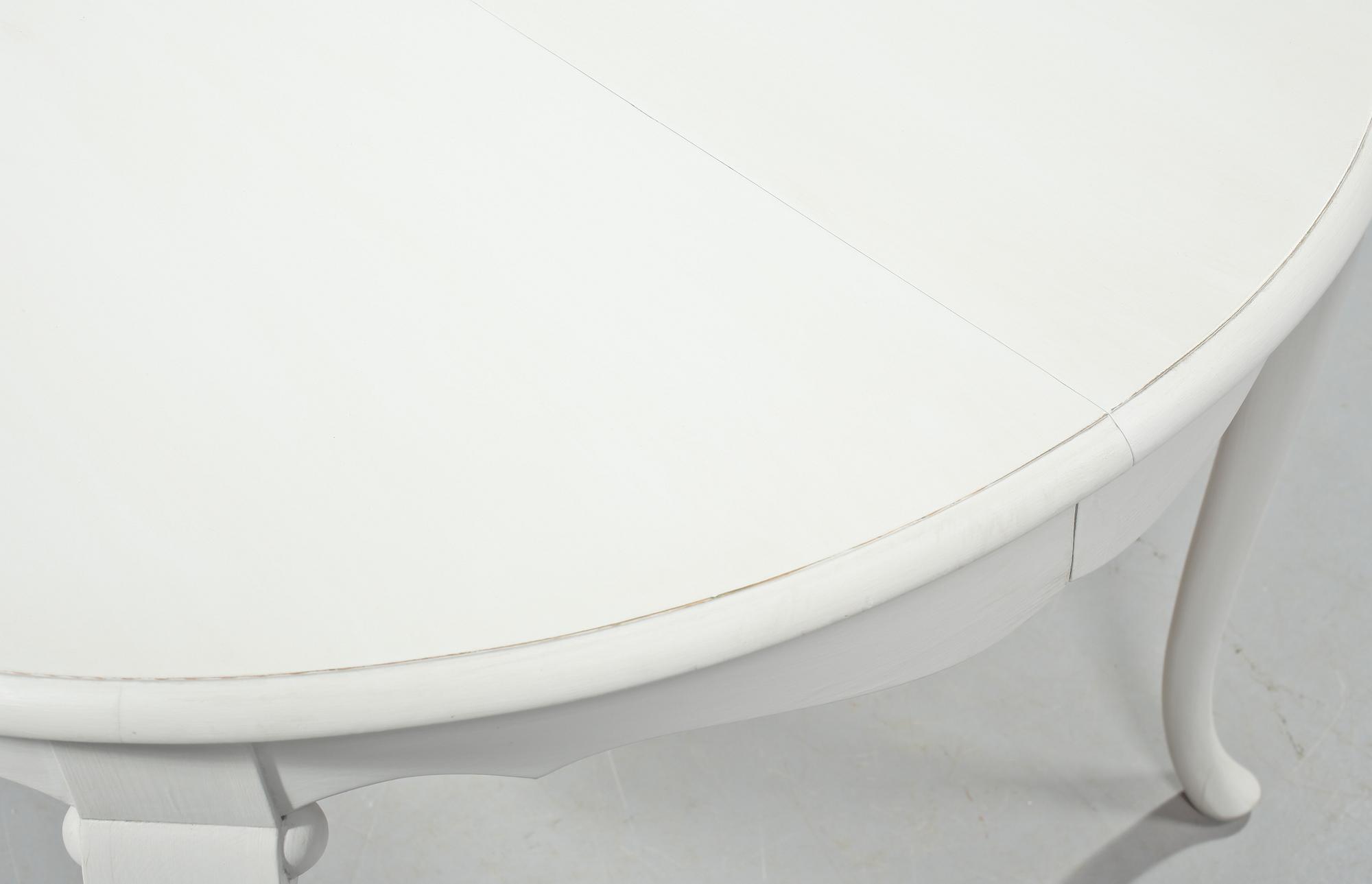 BORD, rokokostil, omkring 1900-talets mitt.