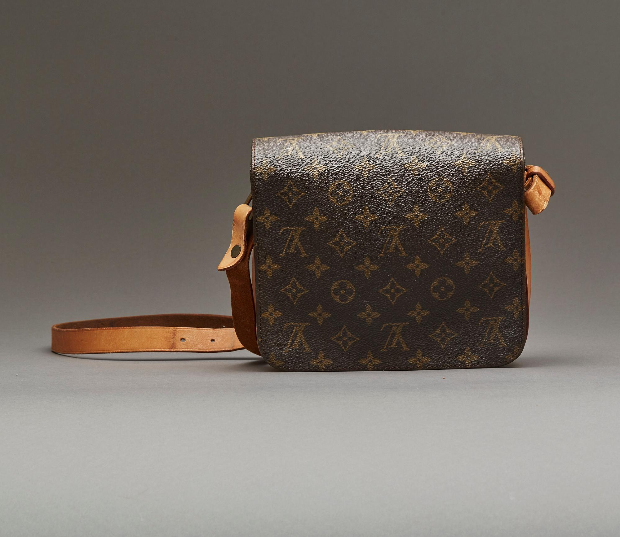 VÄSKA, "Cartouchiere", Louis Vuitton.