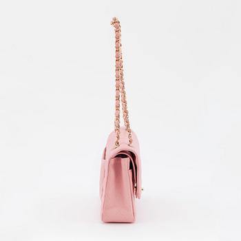 CHANEL, a pink caviar leather "double flap" shoulder bag.