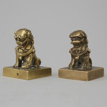 Two bronze seals, Qing dynasty.