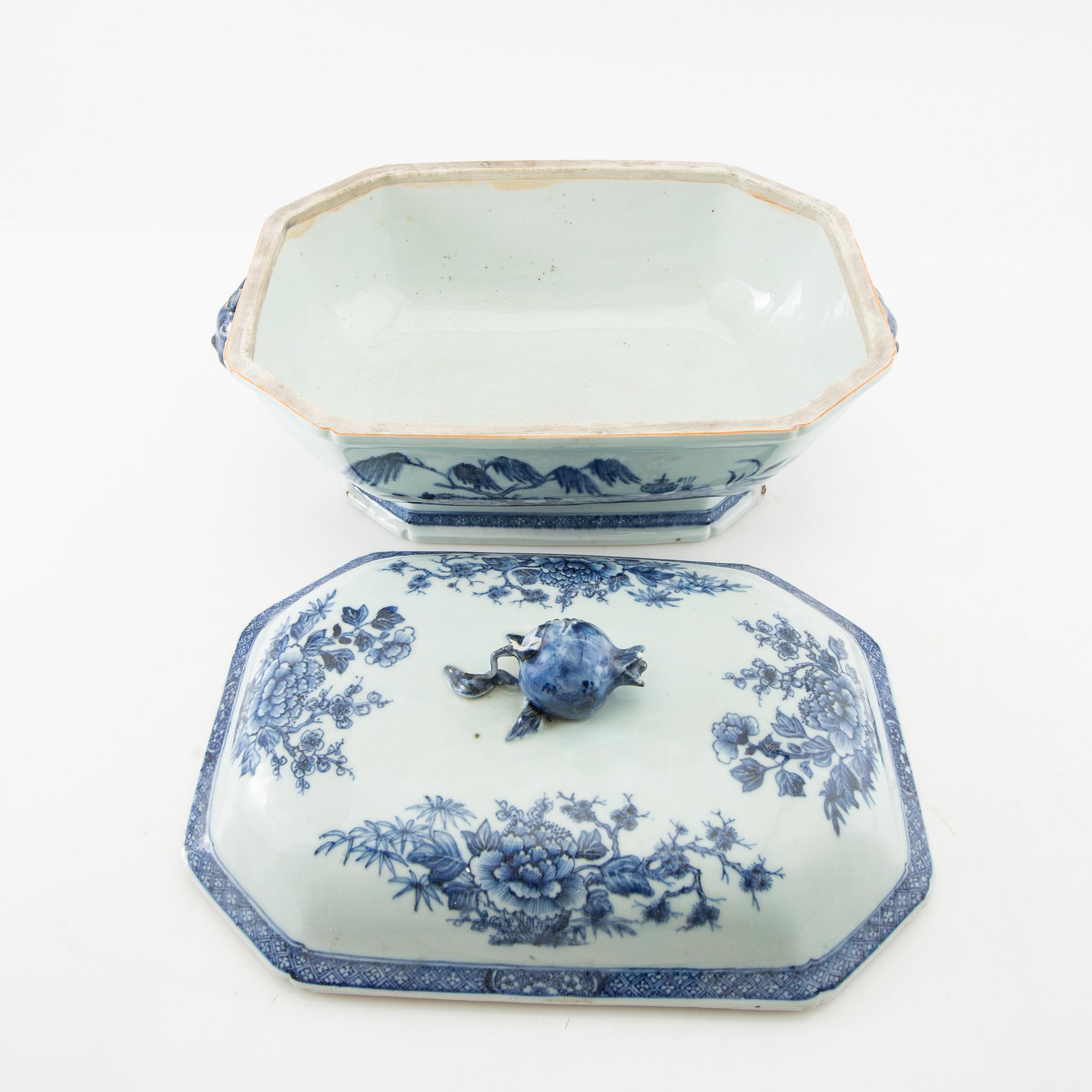 Terrine China Qianlong (1736-95) export porcelain.