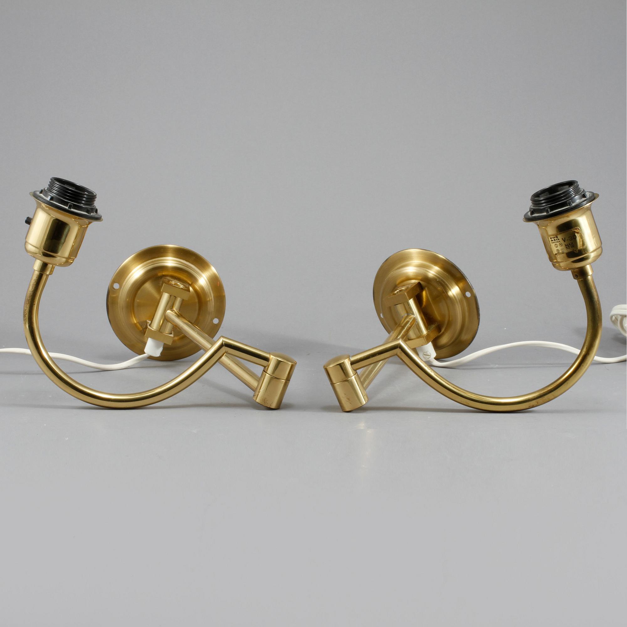 VÄGGLAMPOR, ett par, Ewå, Värnamo, 1900-talets fjärde kvartal.