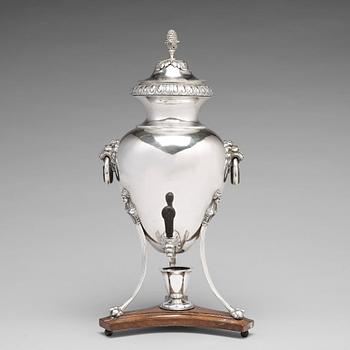 A Swedish 18th century silver hot-water urn, mark of Pehr Zethelius, Stockholm 1798.