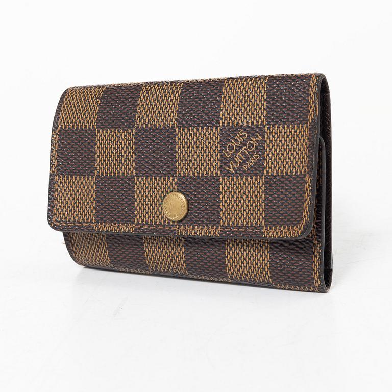 Louis Vuitton, Translation: "key holder".