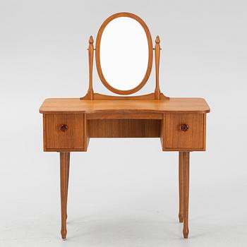 A mid 20th century dressing table.