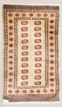 MATTA, Pakistan. Ca 150x89 cm.