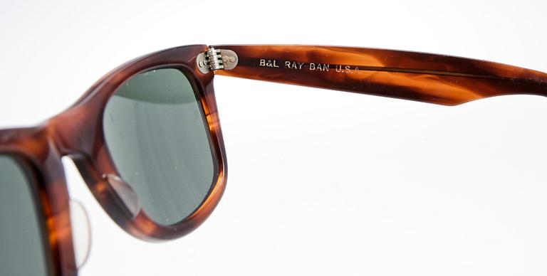 SOLGLASÖGON, "Wayfarer", Ray Ban.
