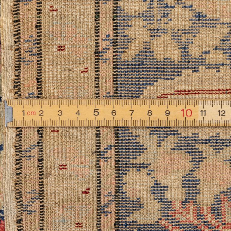 Carpet, semi-antique Kazak, approx. 202 x 158 cm.