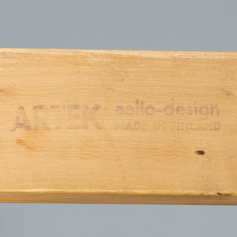 Alvar Aalto, hattuhylly / naulakko, malli 109, Artek, 1960-70-luku.