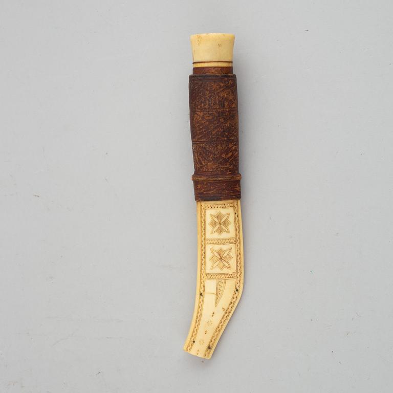 A Sami reinderr horn knife, signed RP.