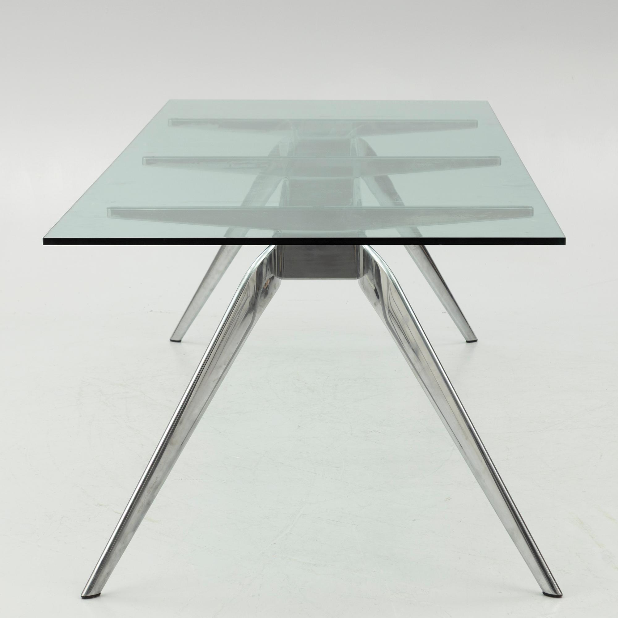 Tod Bracher, matbord, "TNo1", Fritz Hansen, Danmark.