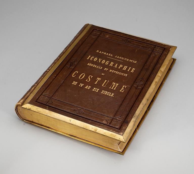 BOK, "Iconographie génerale et méthodique Costume du IVe au XIXe siècle 315-1815" av Raphael Jacquemin, Paris 1869.