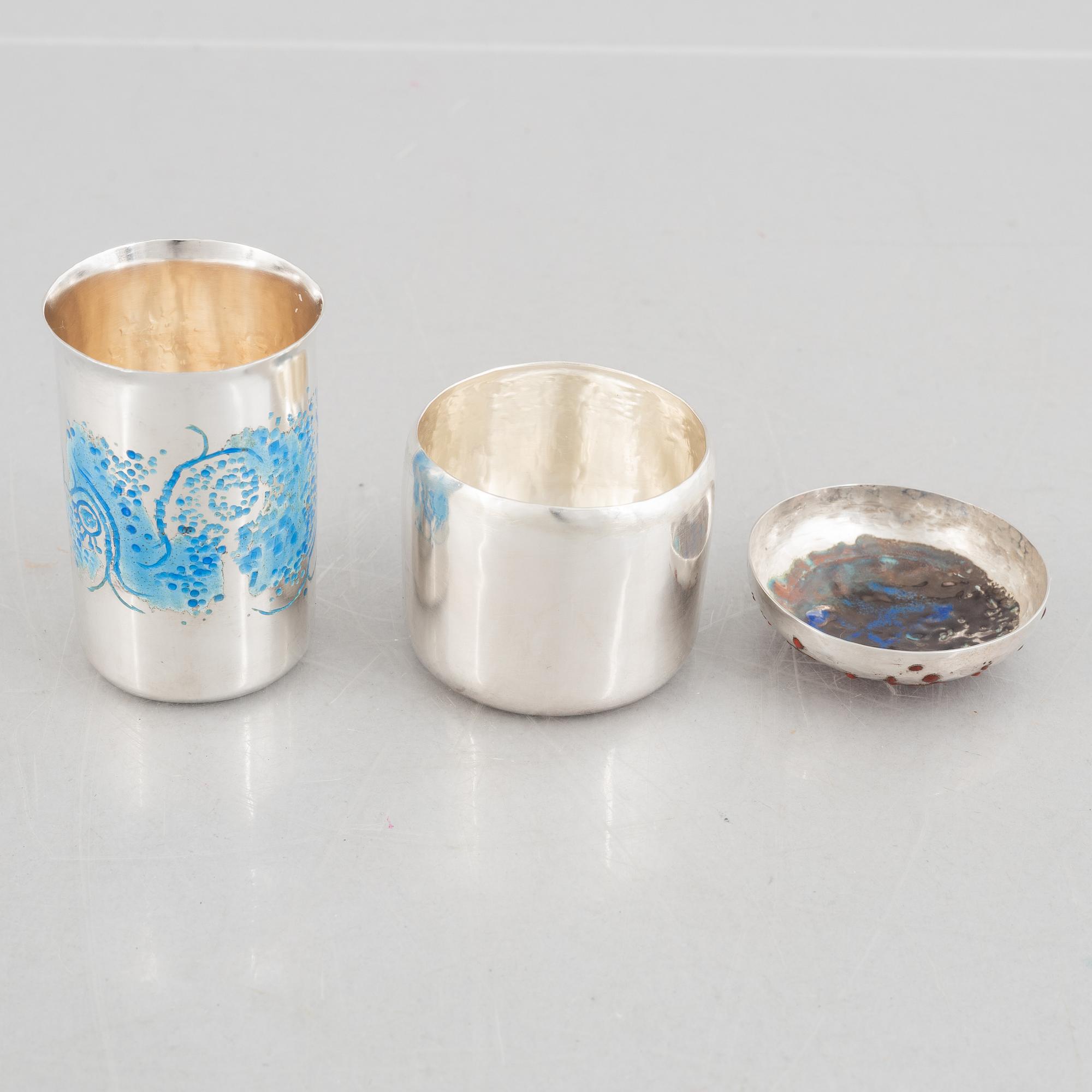 A silver and enamel box with lid and a small beaker, marks of Lars Arby, Gothenburg, Sweden 1963-1964.
