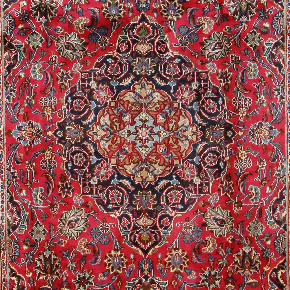 MATTA, Mahabad, 285 x 195 cm.