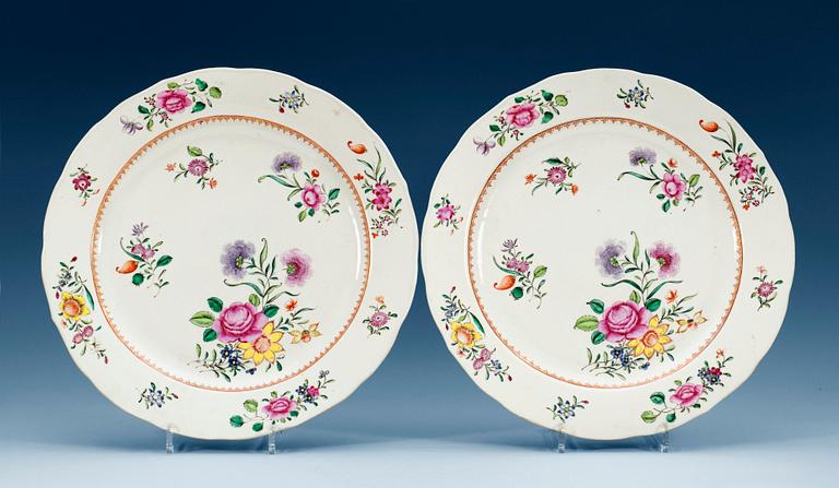 A pair of famille rose chargers, Qing dynasty, Qianlong (1736-95). (2).